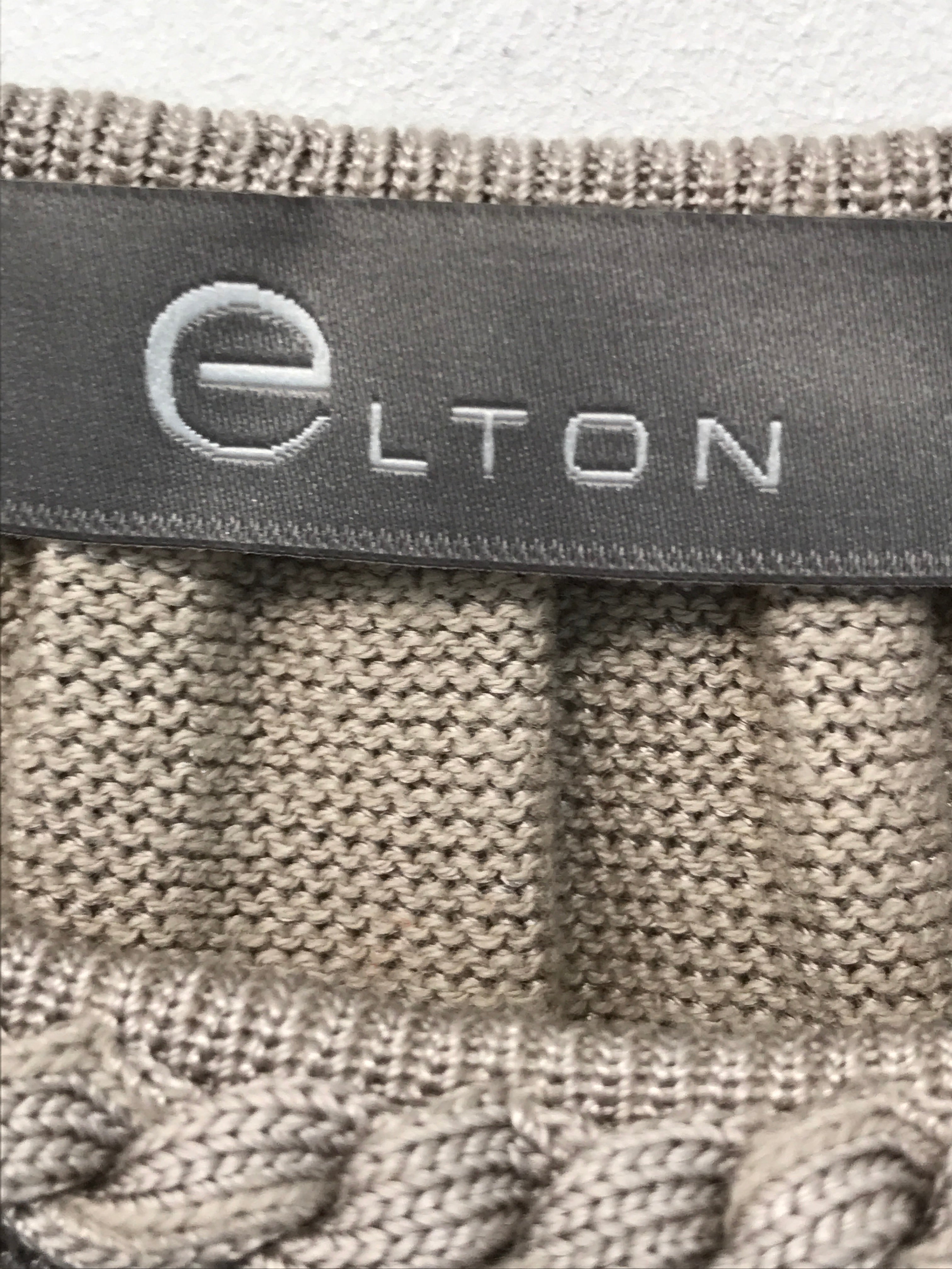 Elton Kjole